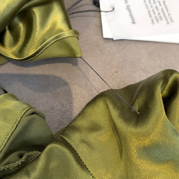 New Reformation Sera Silk Two Piece Set - Picture 9 of 17